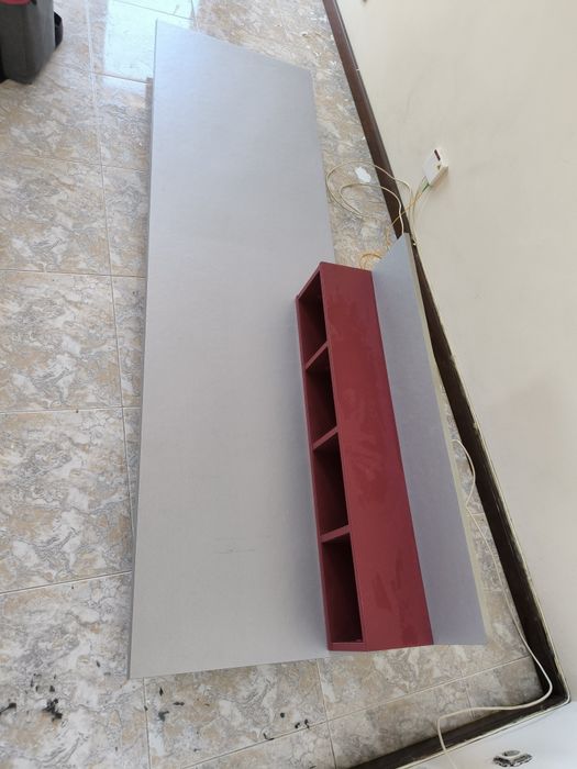 Secretaria c/peça exposição amovível