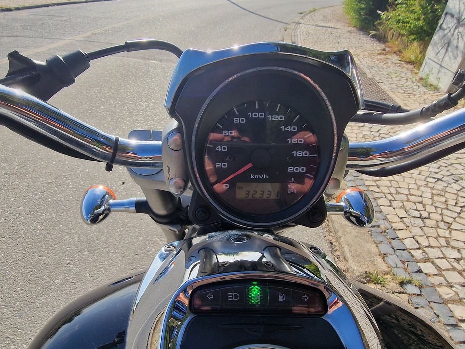 Suzuki Intruder M800