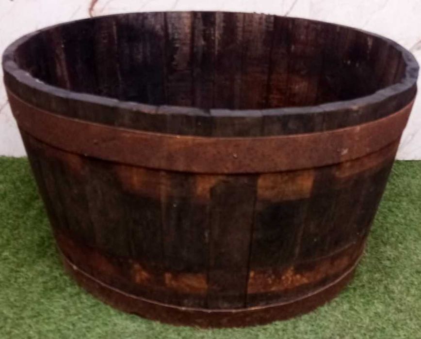 Celha antiga, cesto da lenha, ou mesa de centro rustica