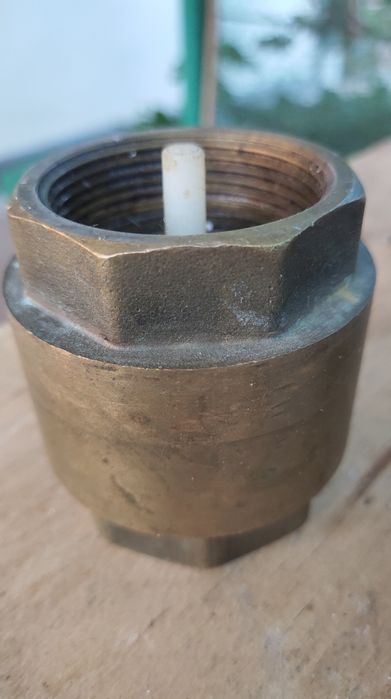 Обратный клапан  (1,5 Дюйма), Италия.