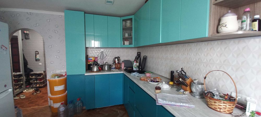 L Продам 2х комнатную квартиру на Залютино