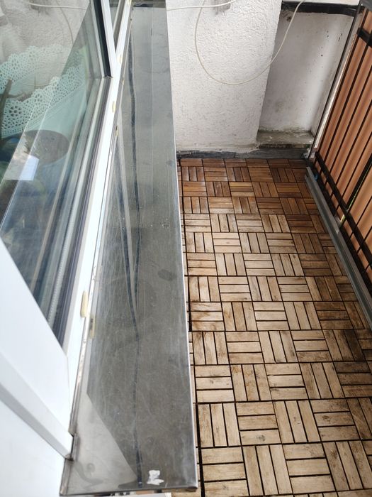 Parapet metalowy na balkon