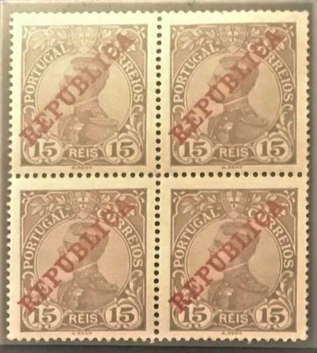 Quadra de selos novos de 15 reis - D.Manuel II c/ sob. República -1910