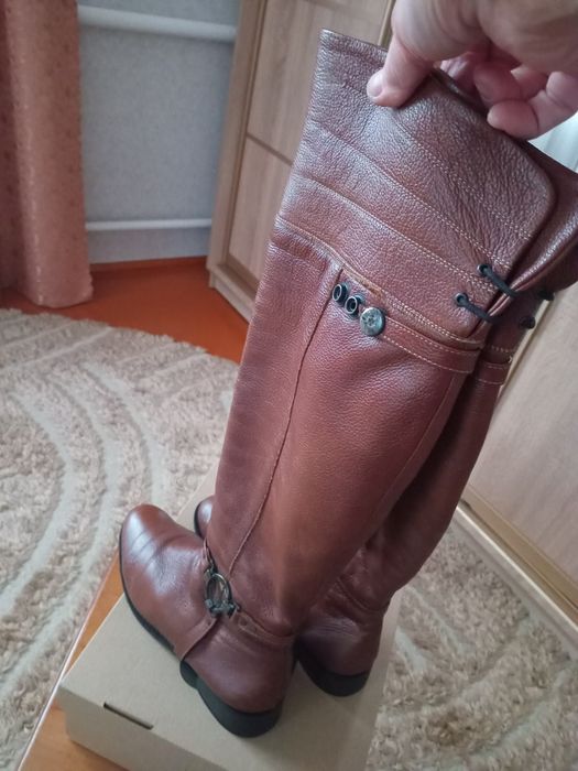 Шкіряні жіночі чоботи