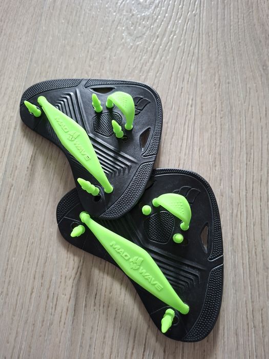 Madwave Finger Pro swimming paddles