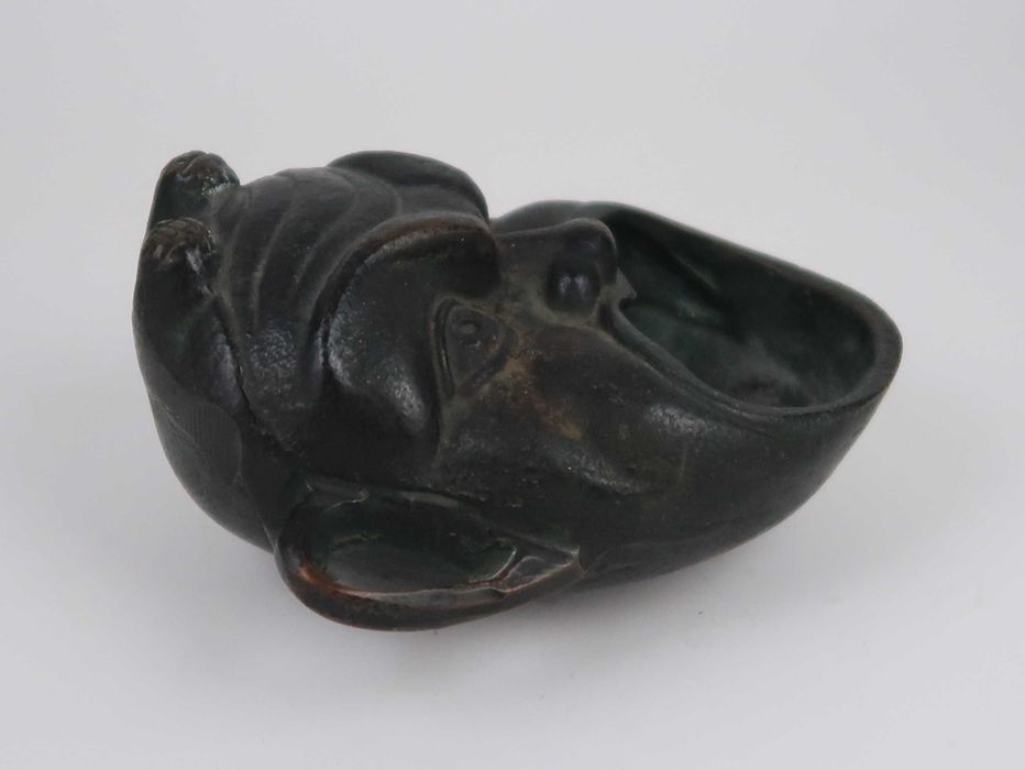 Cinzeiro Diabo antigo em Bronze / Latão