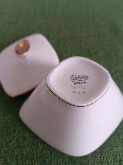 Stara cukiernica porcelana że złoceniami