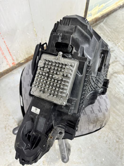 Фара Polestar 2 правая