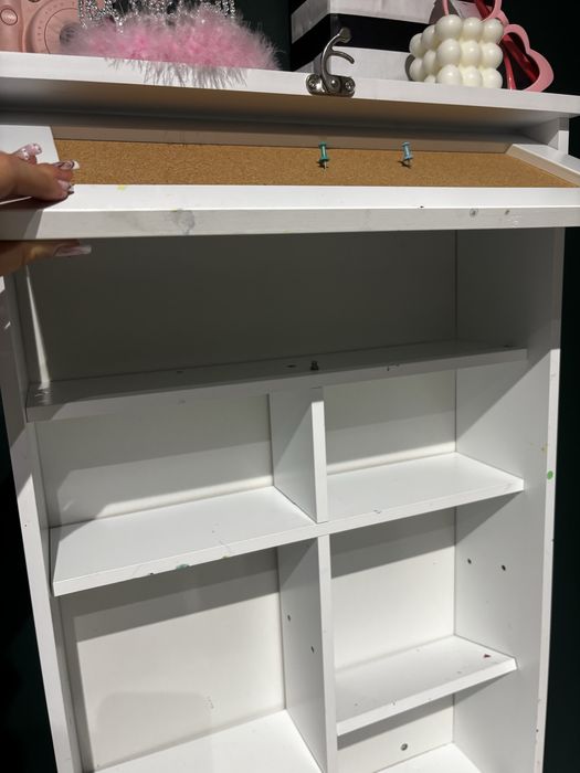 Rozkładane biurko wiszące