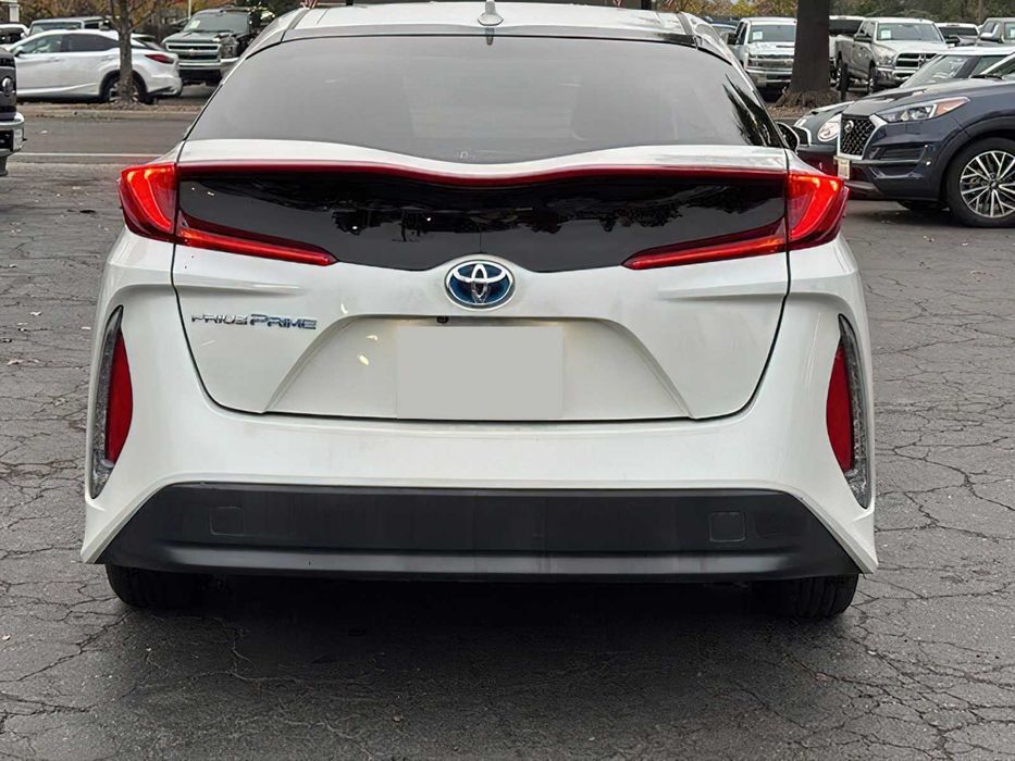 Toyota Prius Prime Premium      2019