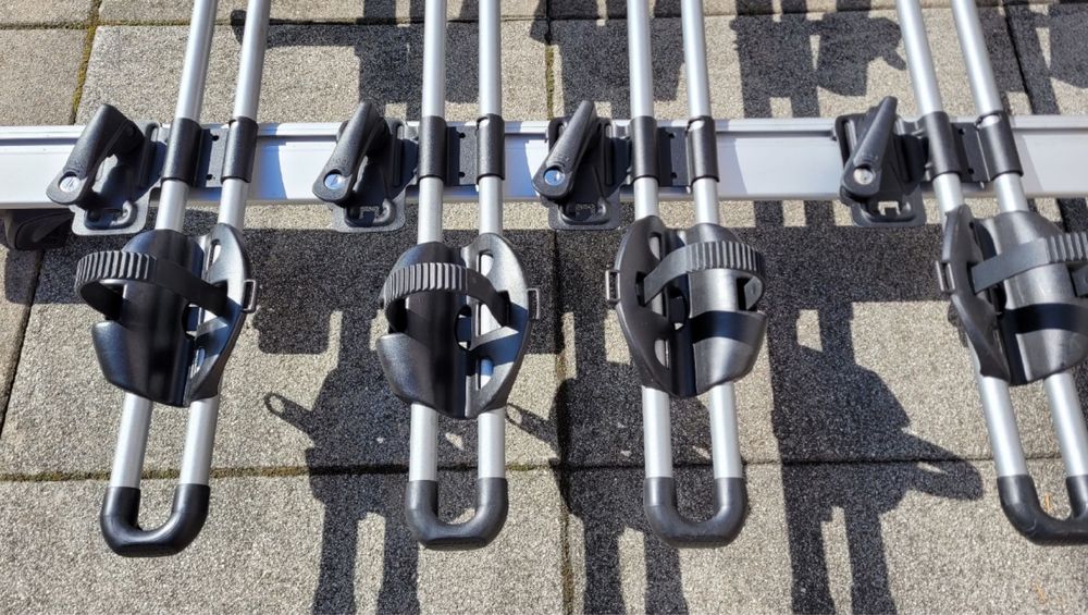 Thule kompletny bagażnik dachowy na 4 rowery