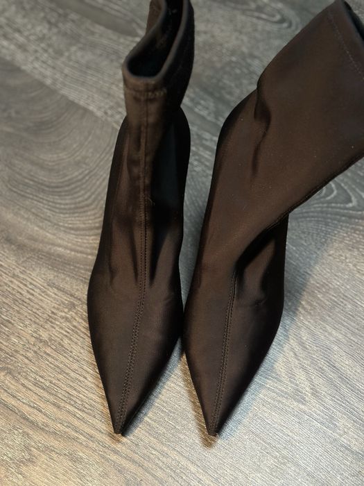 Чорні ботильйони Zara 40