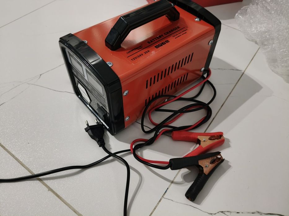 Prostownik 12V 24V Nowy 20A 30A