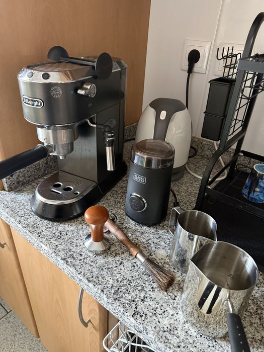 Maquina de cafe delonghi dedhica e acessorios