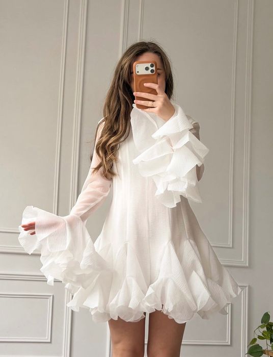 Біла сукня blossom