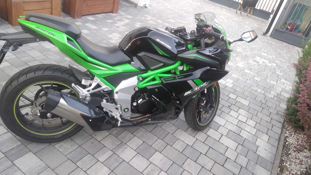 Motocykl 125 Barton Blade-R ścigacz, sportowy wygląd