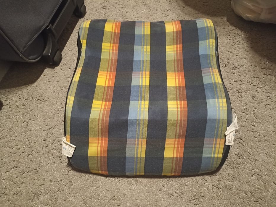 Дитячі бустери в авто ціна за один