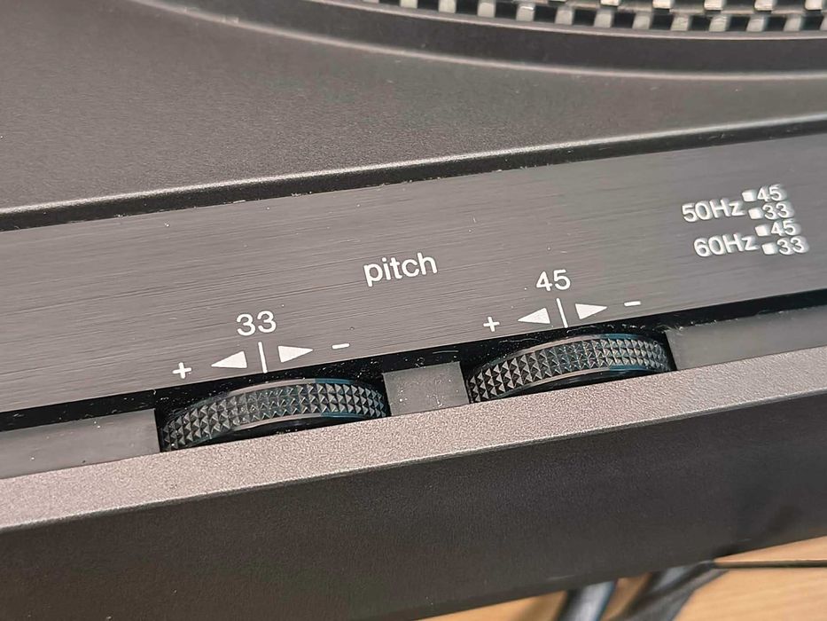 Gramofon hi-fi Technics SL-221 z lat 80.Orginalna wkładka Technics 270c Prędkość 33 i 45 obr./min.