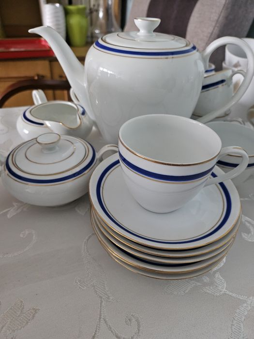 Porcelana komplet 17 elementów Chodzież