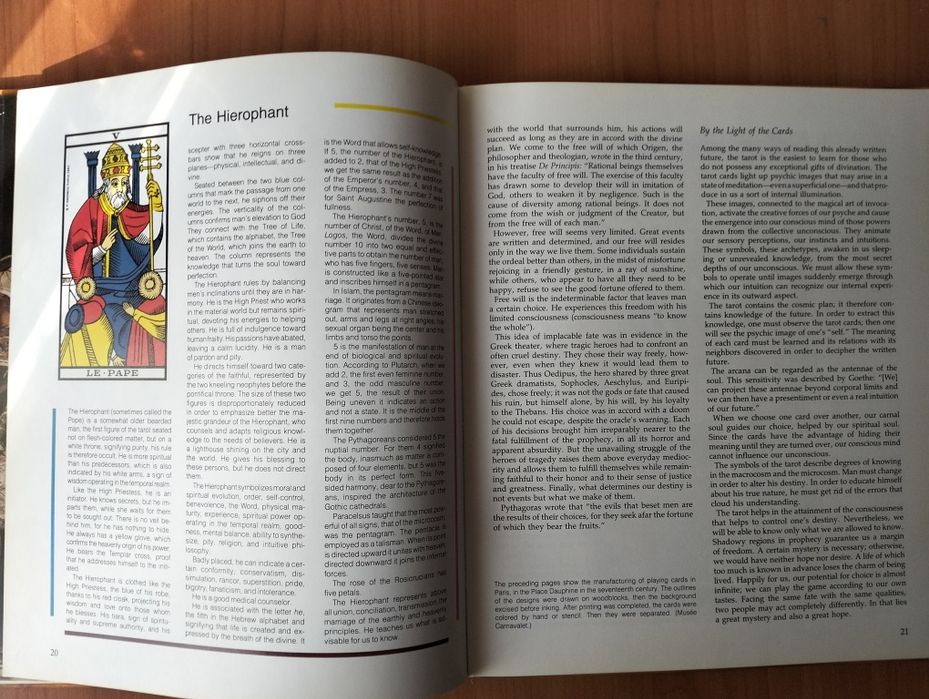 The tarot: Art, mysticism, and divination by Sylvie Simon.ТАРО.1000грн