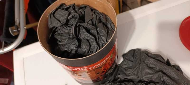 Nowe rękawiczki nitrylowe XL czarne 32 szt