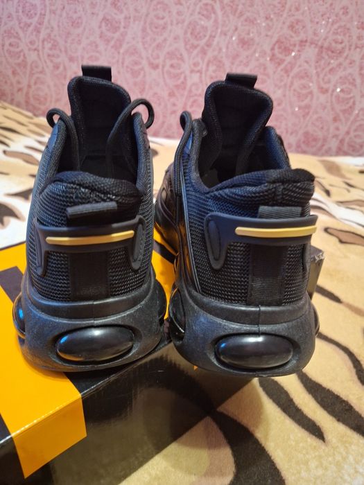 Мужские кроссовки