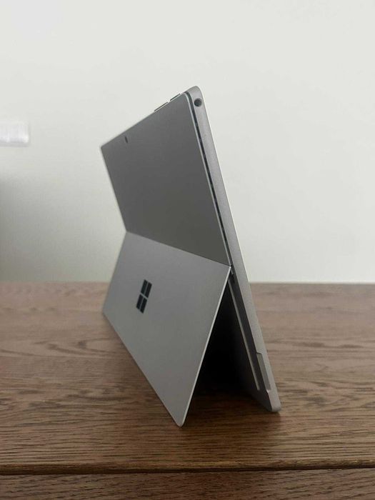 Microsoft Surface Pro 7 i5 8GB 128GB + Teclado + Caneta + Rato