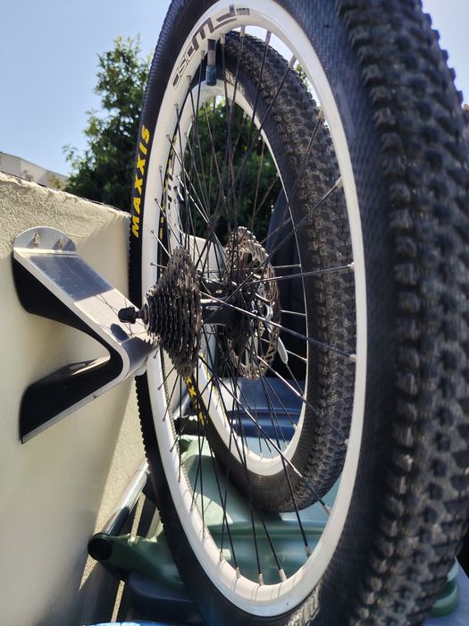 Rodas 26 BTT com pneus maxxis