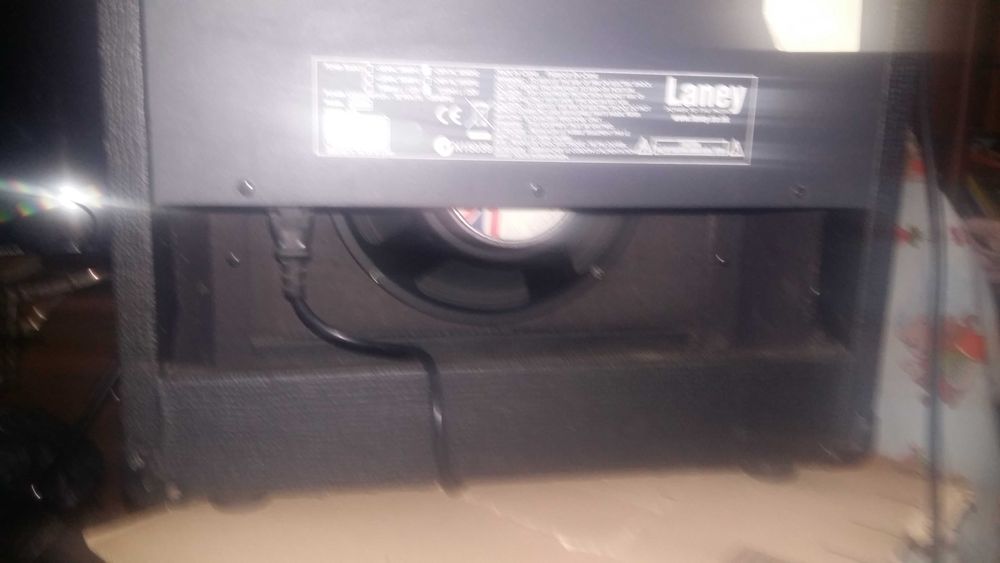 продам комбо усилитель