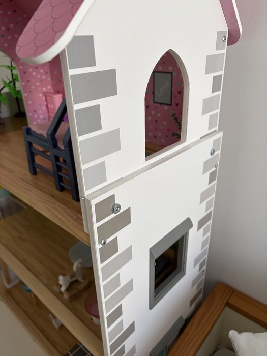 Sprzedam drewniany domek dla lalek z akcesoriami Lidl