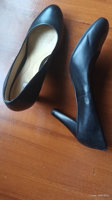 Жіночі  шкіряні туфлі