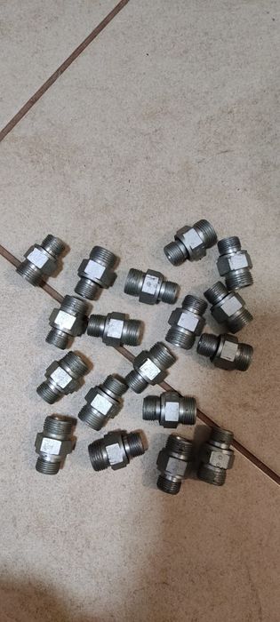 Шланг гідравлічні шланги, є довжиною 10,метрові,