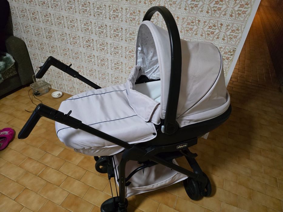 Carrinho de bebê chicco 3 em 1
