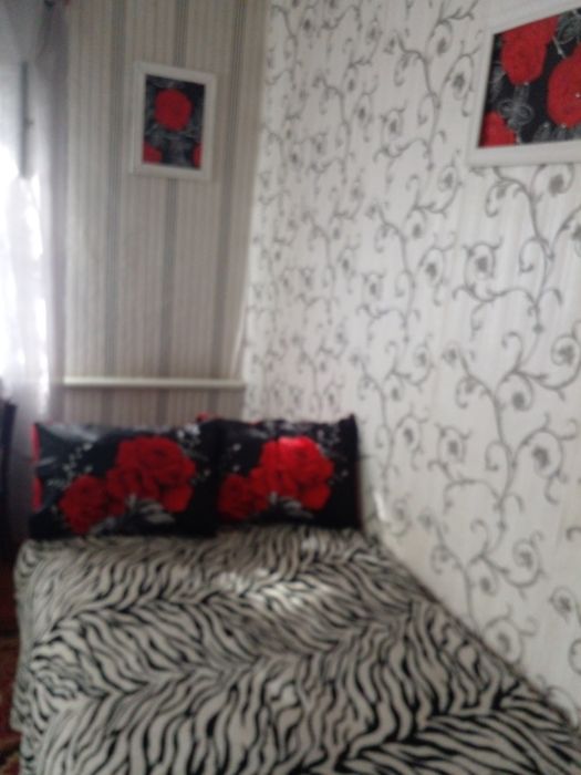 Подушки большие на диван или кровать.