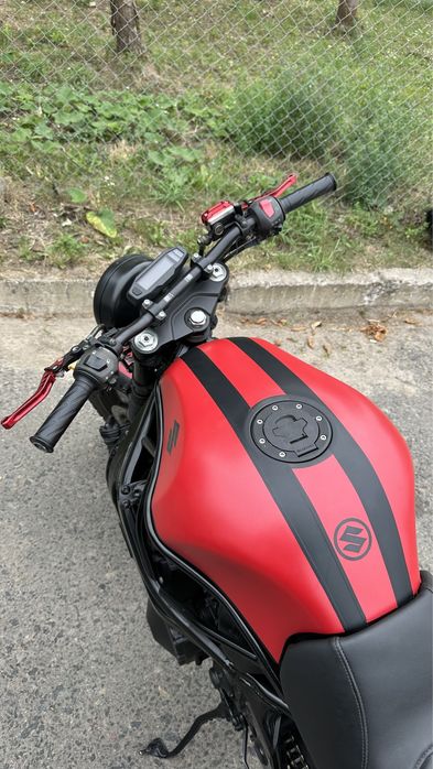 Suzuki Katana в стилі скрамблер