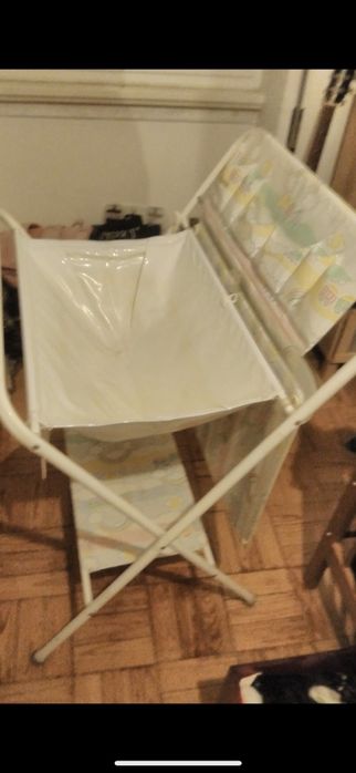 Banheira + muda-fraldas + bolsas de arrumação dobrável