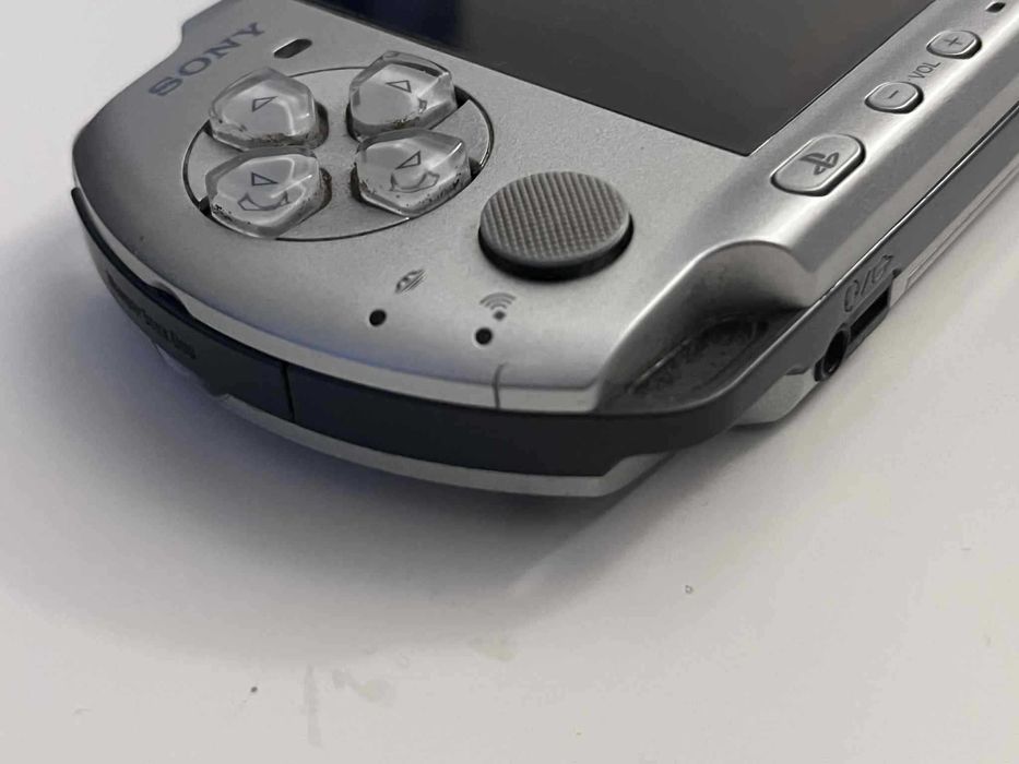 PSP 3000 Mystic Silver, komplet pudełko, nowa bateria, karta 64GB