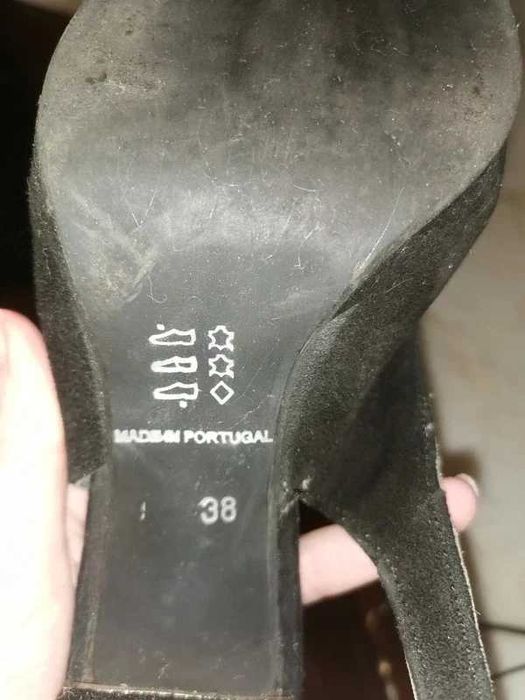 Sandálias em Camurça pretas Tamanho 38