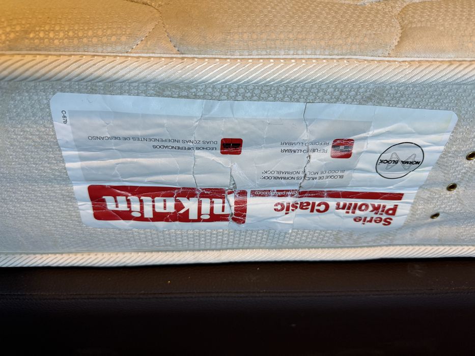 Cama de solteiro. Colchao e soumier