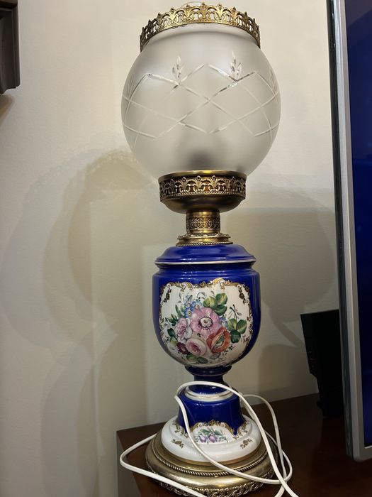 Candeeiro em porcelana