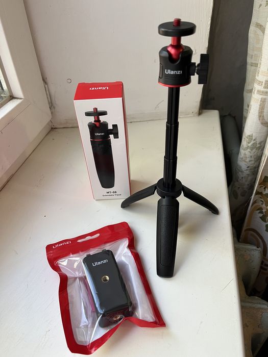 Штатив Ulanzi MT-08 с фиксатором для смартфонов