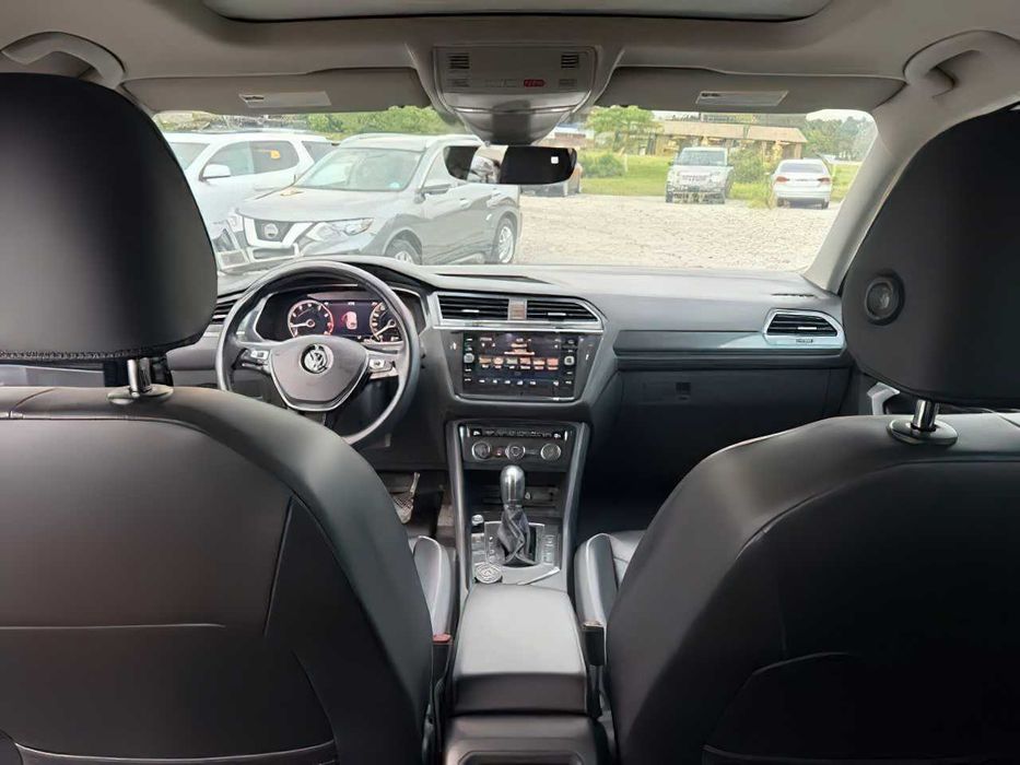 Volkswagen Tiguan 2.0T SEL Premium      2019