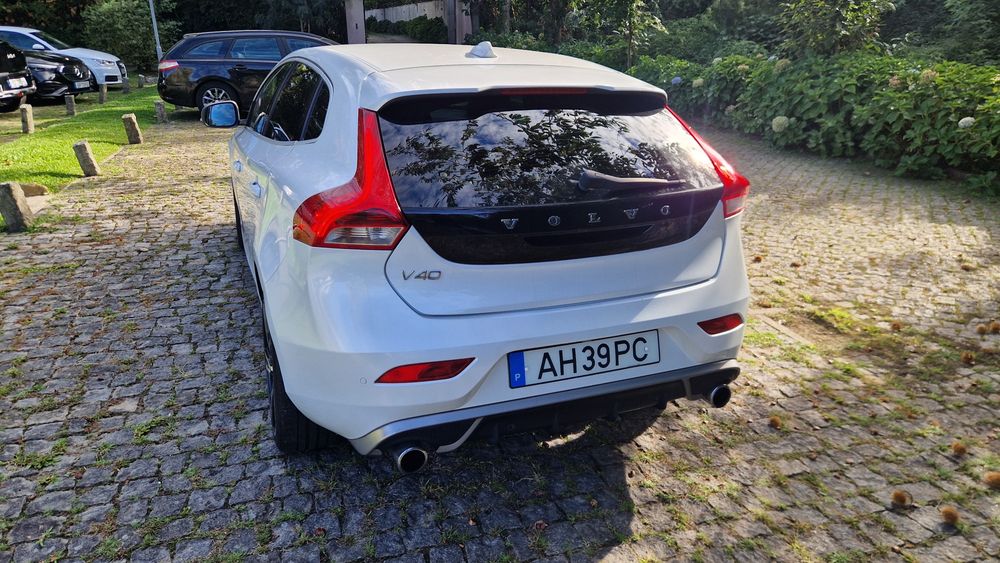 Volvo V40 D2 R-Design 2.0 2015