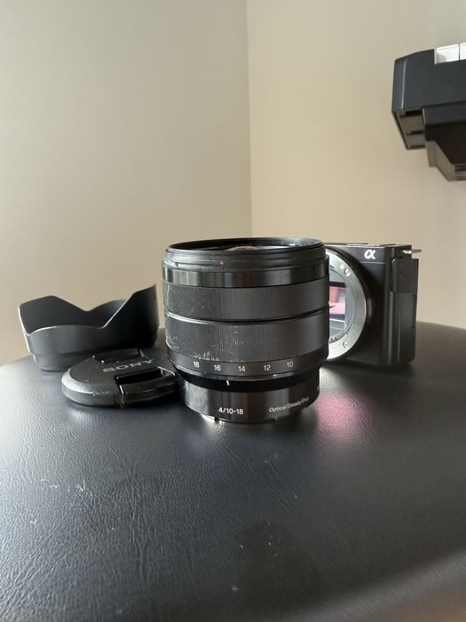 Camara Sony ZVE 10, lente 10-18mm f/4 sony