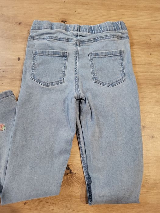 Spodnie dzinsowe r 128 i 134 jak nowe