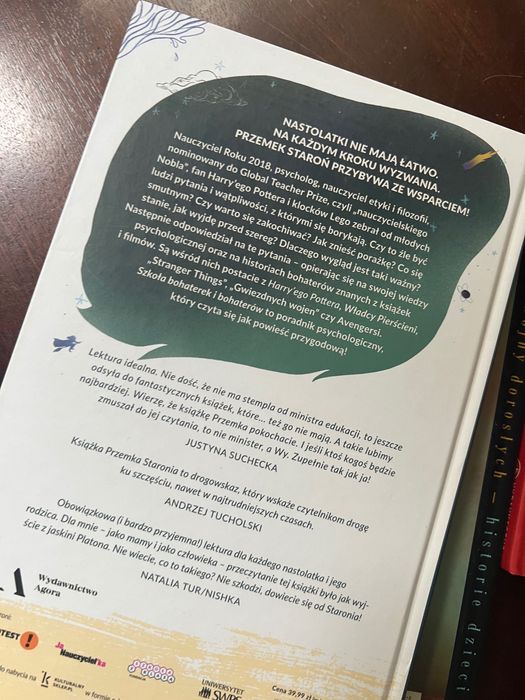 Książki młodzieżowe 3 szt tanio