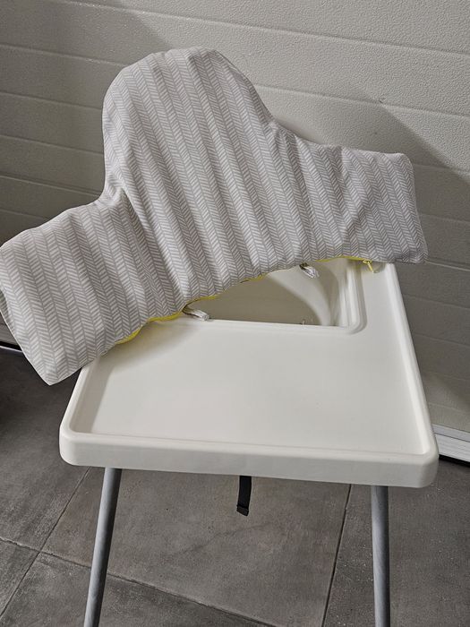 Cadeira de alimentação para bebé IKEA