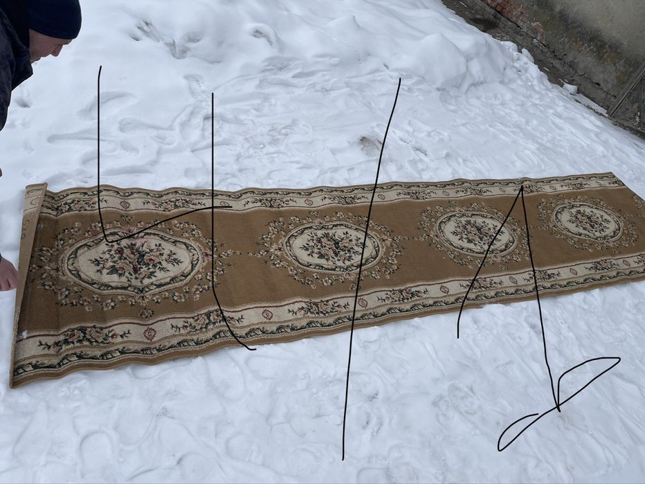 Продам килими і шафу.