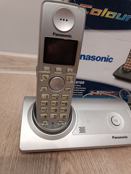 Telefon stacjonarny Panasonic KX-TG8100