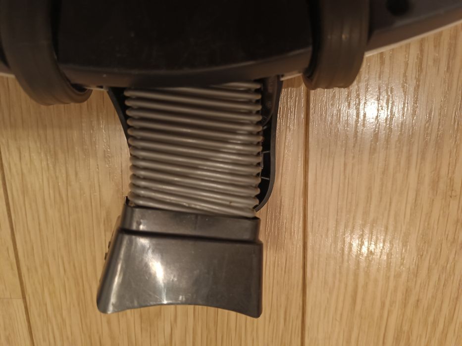 // Odkurzacz pionowy Electrolux ErgoRapido - turboszczotka